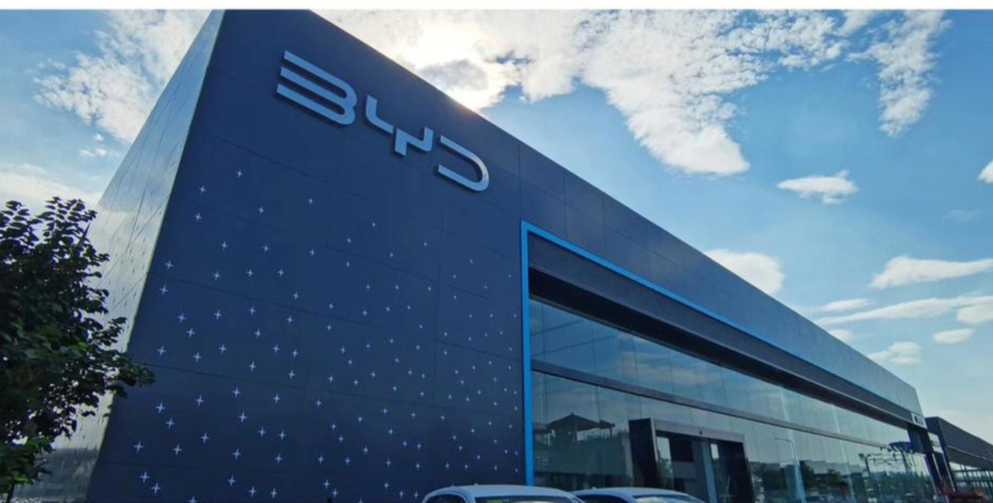 比亚迪新车销量大爆，王传福打造硬派新标杆